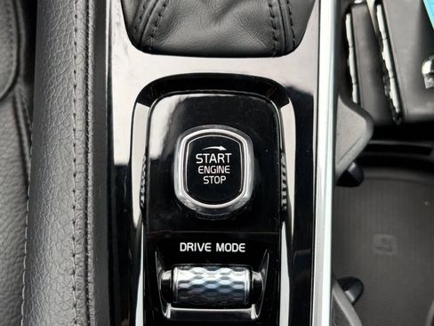 Used 2019 Volvo XC90 T6 Momentum w/ Advanced Package AWD/4WD image 28