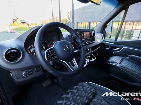 New 2024 Mercedes-Benz Sprinter 3500 image 11
