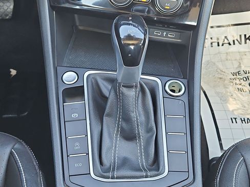 Used 2024 Volkswagen Jetta SE image 26