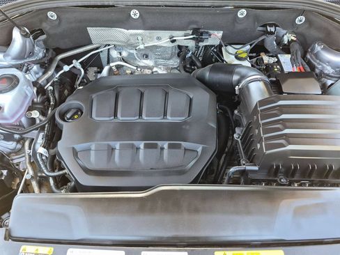Used 2025 Volkswagen Atlas SE FWD image 34