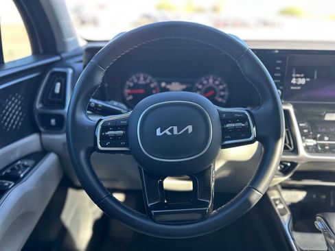 Used 2023 Kia Sorento S w/ Panoramic Sunroof Package image 20