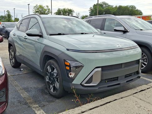 Used 2024 Hyundai Kona SEL FWD image 3