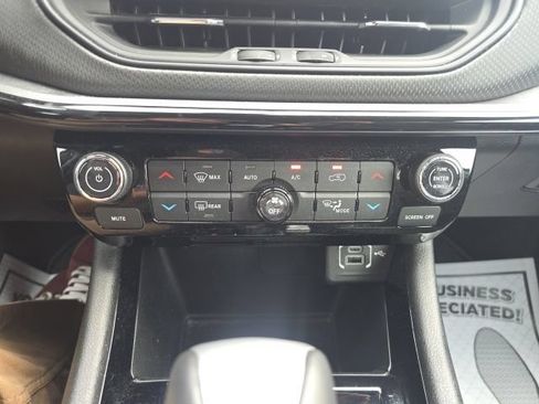 Certified 2024 Jeep Compass Trailhawk AWD/4WD image 23