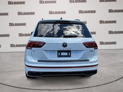 Used 2024 Volkswagen Tiguan SE R-Line AWD/4WD image 4