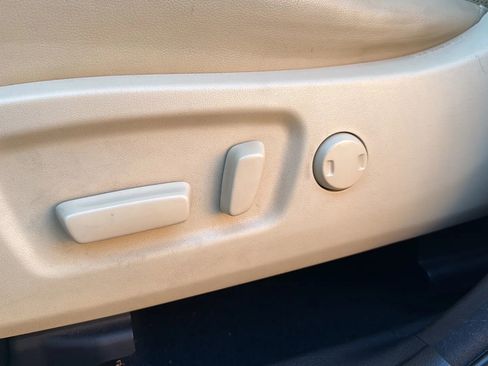 Used 2016 Toyota Highlander Limited Platinum image 18