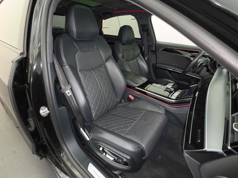 Used 2022 Audi S8 w/ S8 Comfort Plus Package AWD/4WD image 47