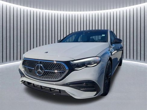 Used 2025 Mercedes-Benz E 350 4MATIC Sedan image 9