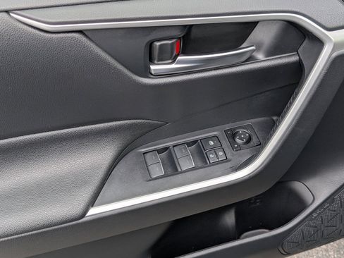 Used 2023 Toyota RAV4 XLE Premium image 15