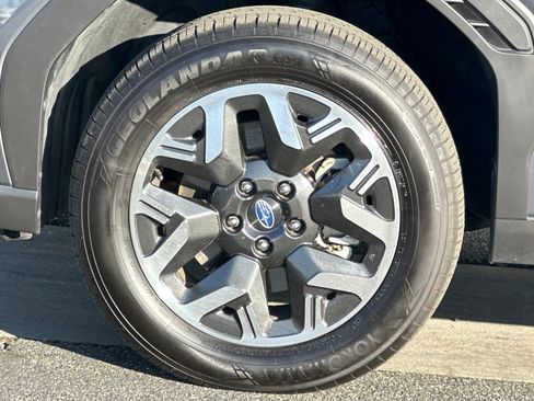 Certified 2025 Subaru Forester image 27