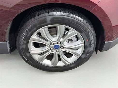 Used 2022 Ford Edge Titanium image 34