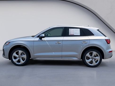 Used 2021 Audi Q5 2.0T Premium Plus w/ Premium Plus Package AWD/4WD image 2