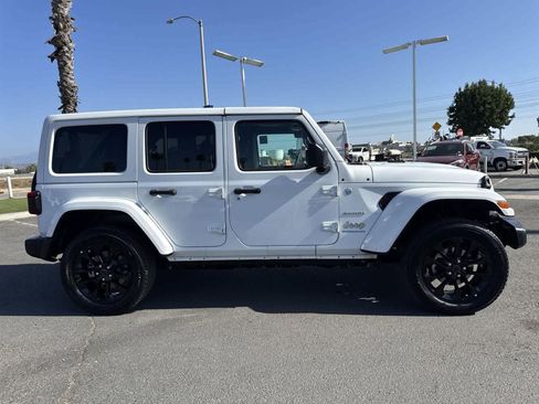Used 2024 Jeep Wrangler Sahara image 3