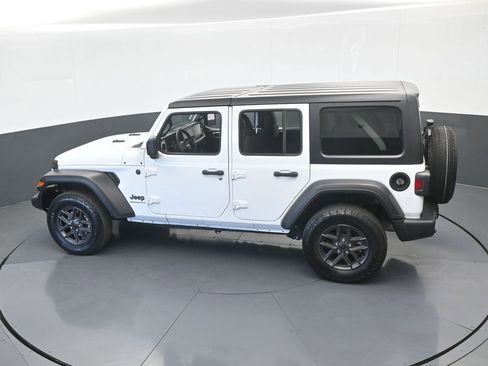 Used 2024 Jeep Wrangler Sport S image 41