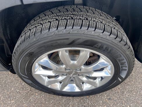 Used 2015 Jeep Cherokee Limited w/ Technology Group image 7