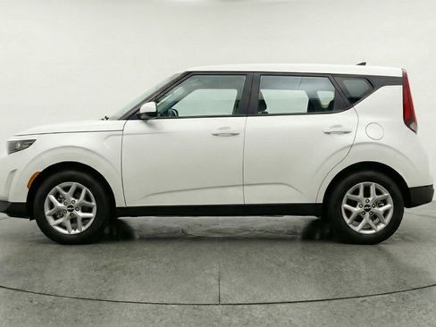 Used 2025 Kia Soul LX w/ LX Technology Package FWD image 5