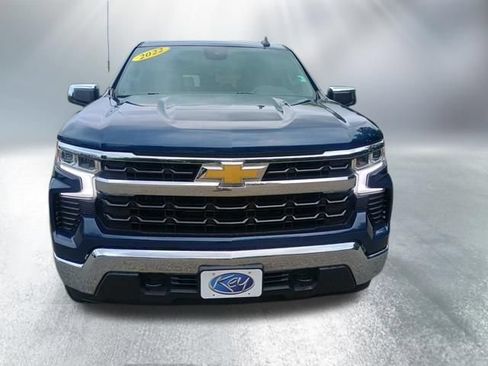 Used 2022 Chevrolet Silverado 1500 LT AWD/4WD image 9