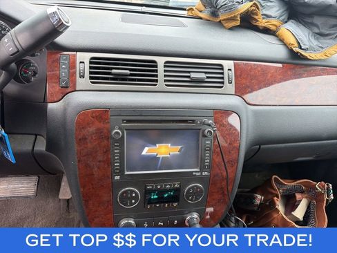 Used 2012 Chevrolet Avalanche LTZ AWD/4WD image 3