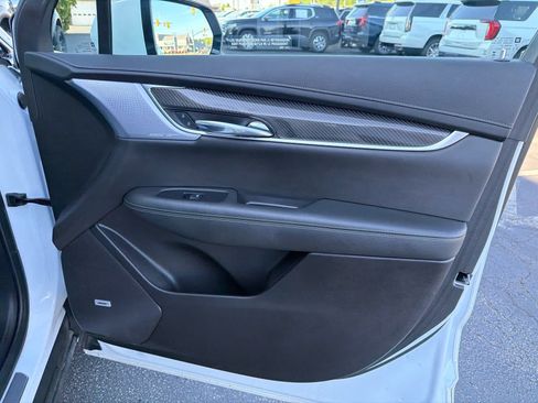 Used 2024 Cadillac XT6 Sport w/ LPO, ONYX Package AWD/4WD image 38