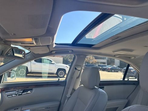 Used 2011 Mercedes-Benz S 550 image 10