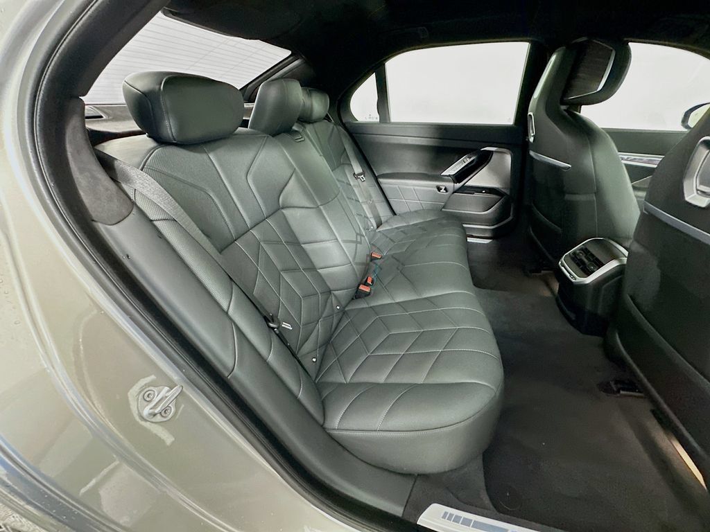 Certified 2023 BMW 740i RWD image 27