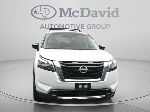 Used 2025 Nissan Pathfinder Platinum w/ Cargo Package AWD/4WD image 2