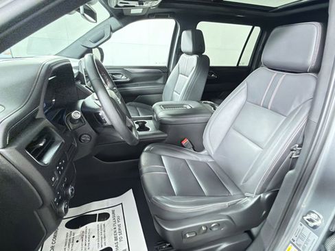 Used 2024 Chevrolet Suburban RST w/ Luxury Package AWD/4WD image 13