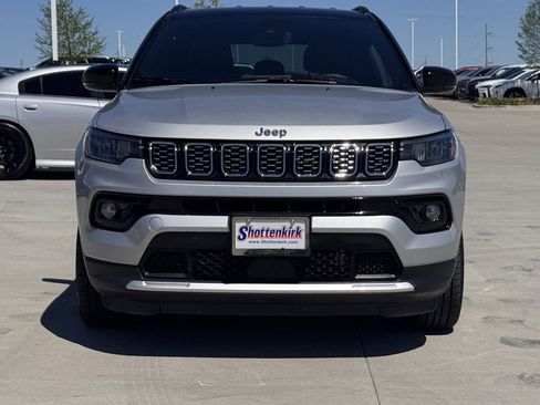 Used 2025 Jeep Compass Limited AWD/4WD image 7