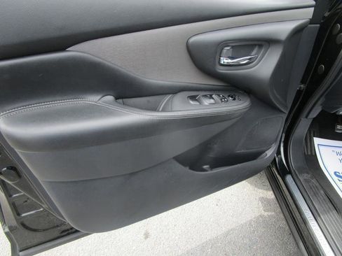 Used 2023 Nissan Murano SV image 11