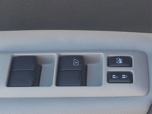 Used 2009 Nissan Rogue SL w/ Moonroof Pkg image 13