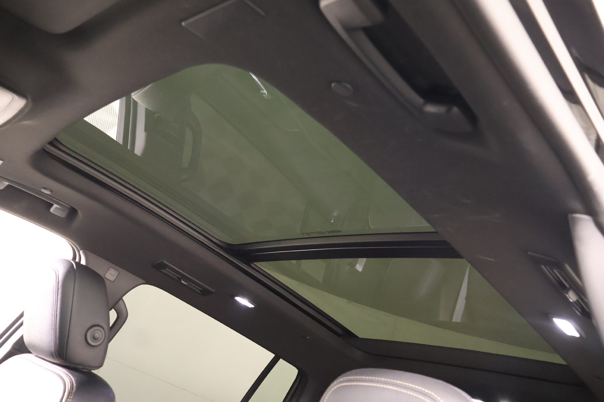 Used 2025 Chevrolet Traverse High Country FWD image 15
