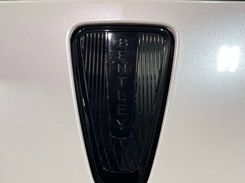 Used 2022 Bentley Flying Spur V8 image 44