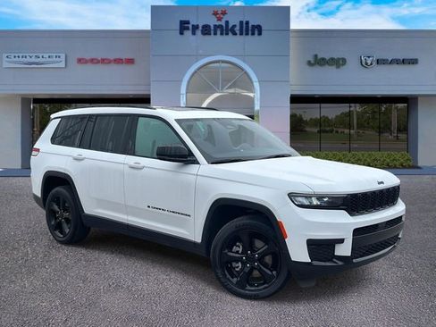 Certified 2023 Jeep Grand Cherokee L Laredo image 1