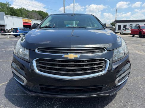 Used 2015 Chevrolet Cruze LS FWD image 2