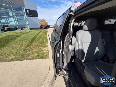 Used 2024 Toyota Sienna XLE image 21