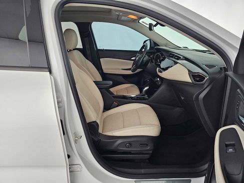 Used 2020 Buick Encore GX Essence w/ Experience Buick Package FWD image 10