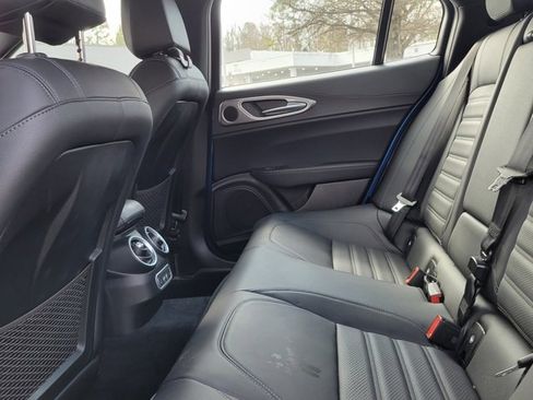 Used 2024 Alfa Romeo Giulia Veloce image 6