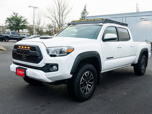 Used 2021 Toyota Tacoma TRD Sport image 3