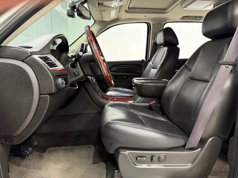 Used 2012 Cadillac Escalade EXT Premium image 15