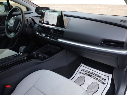 Used 2024 Toyota Prius LE FWD image 25