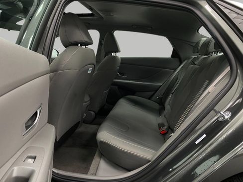 Certified 2025 Hyundai Elantra SEL FWD image 29