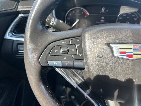Used 2022 Cadillac XT6 Premium Luxury image 24
