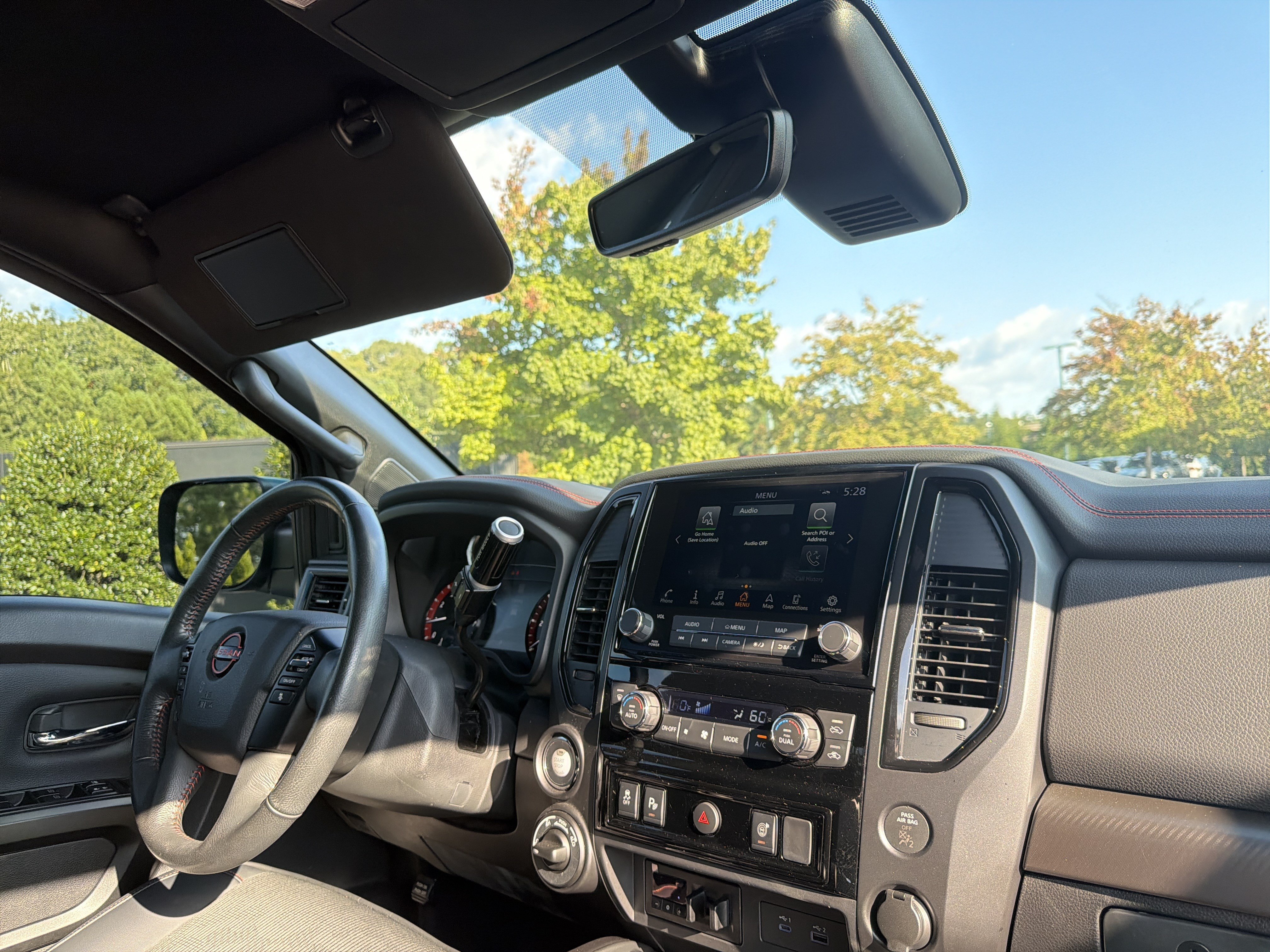 Used 2023 Nissan Titan PRO-4X w/ Pro-4x Utility Package AWD/4WD image 6
