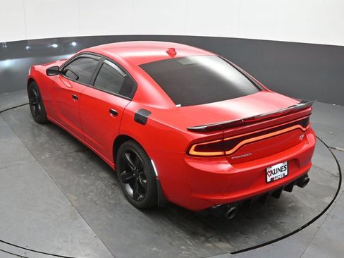 Used 2018 Dodge Charger R/T image 38