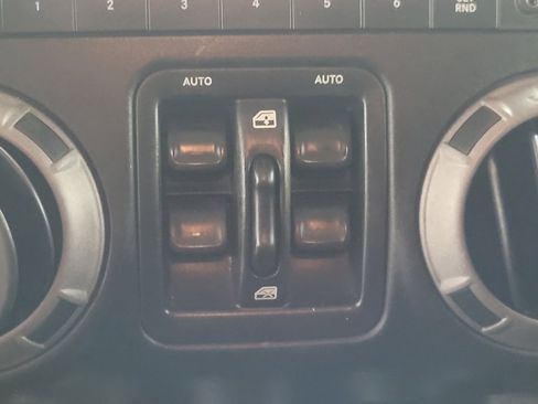 Used 2015 Jeep Wrangler Unlimited Sport w/ Quick Order Package 24S AWD/4WD image 26