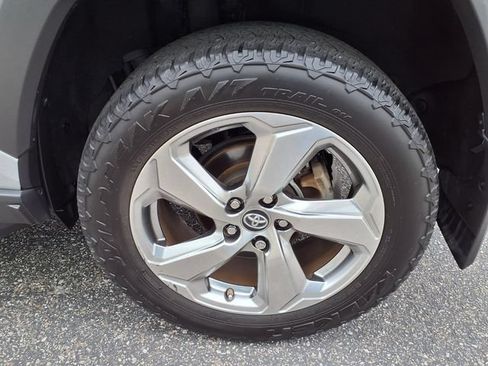 Used 2019 Toyota RAV4 Limited AWD/4WD image 20