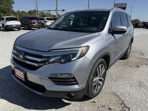 Used 2016 Honda Pilot Touring image 7