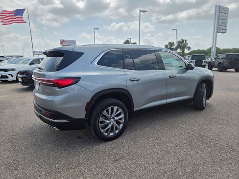 Used 2026 Buick Enclave Preferred FWD image 7