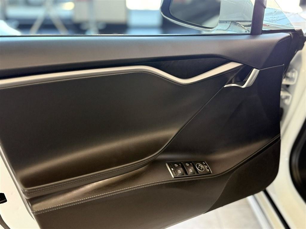 Used 2020 Tesla Model S AWD image 10