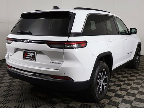 Used 2024 Jeep Grand Cherokee Limited AWD/4WD image 11