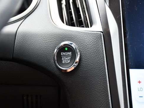 Used 2021 Ford Edge SEL w/ Convenience Package FWD image 18